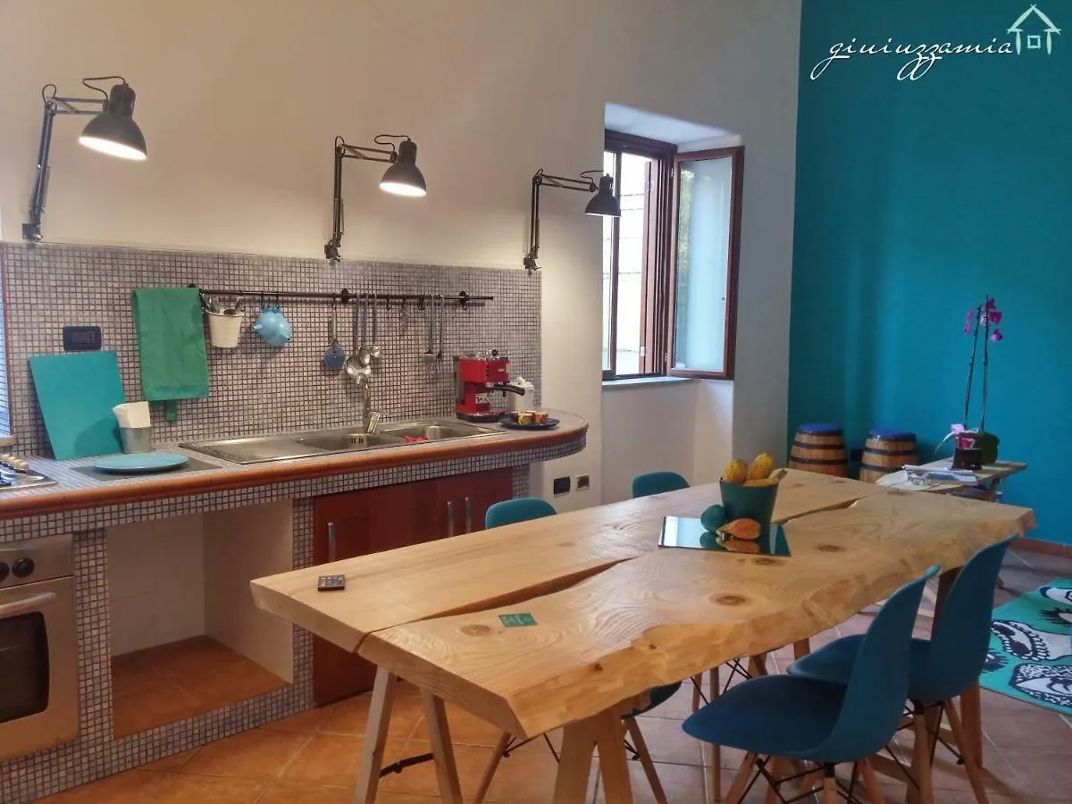 Holiday home Giuiuzzamia Villa Palermo